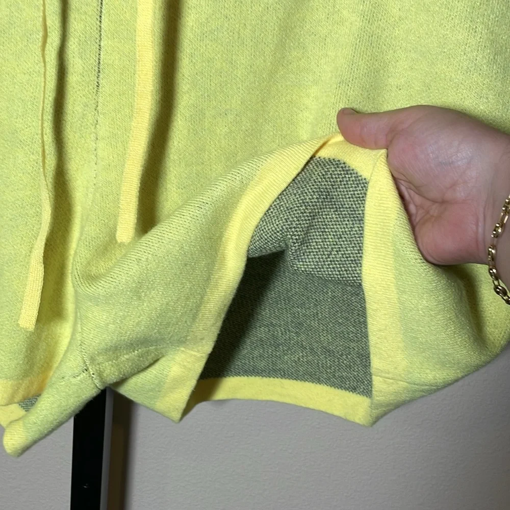 TORRID Sweater Shorts Luxe Cozy Lovesick Bolt Yellow woman’s size 2X NWT